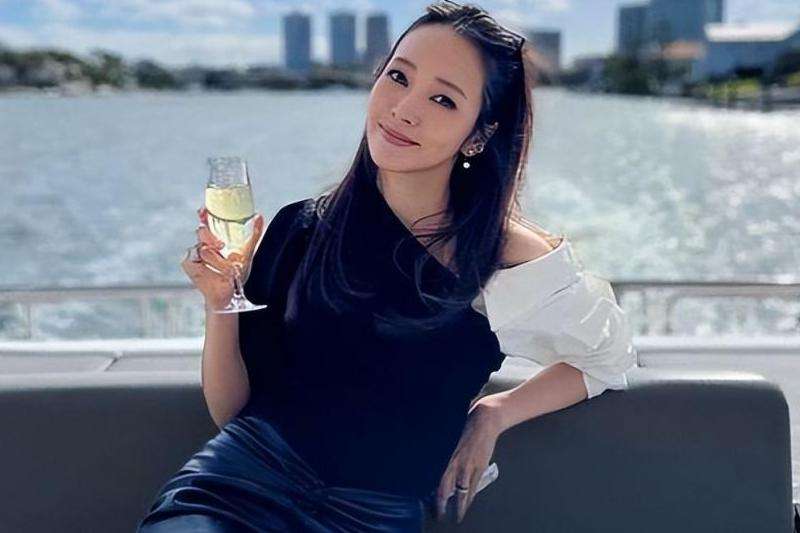 侯佩岑在ins上的点赞记录